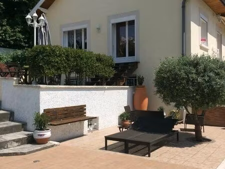 grande maison familiale avec sous-sol aménageable