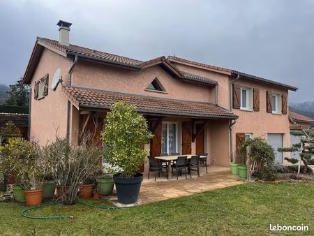 villa 7 pièces 115 m²