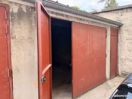 garage à louer - villeurbanne - cusset rue frédéric fays
