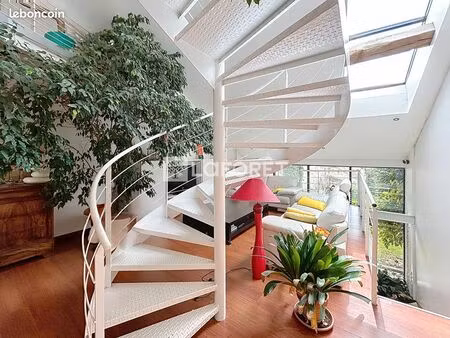 loft/atelier/surface 5 pièces 169 m²