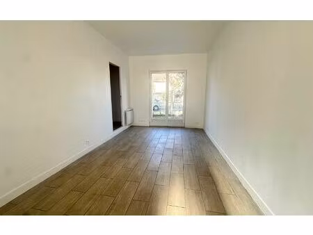 location appartement  m² t-2 à goussainville  750 €