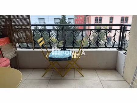 deux pieces / ascenseur/parking/riquier