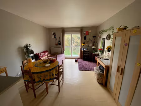 grand studio avec parking