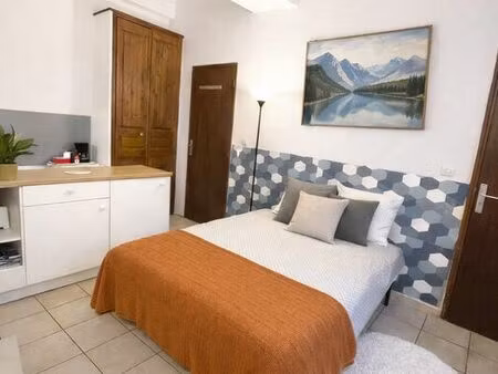 opportunité | studio 15m² place de la cathédrale | rentabilité 9 7%