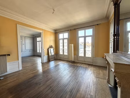 appartement de caractère vue exceptionnelle sur le coeur hi