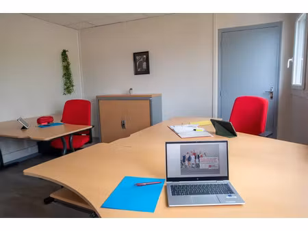 location bureau 19 m² climatisé et lumineux - centre d'affaires troyes