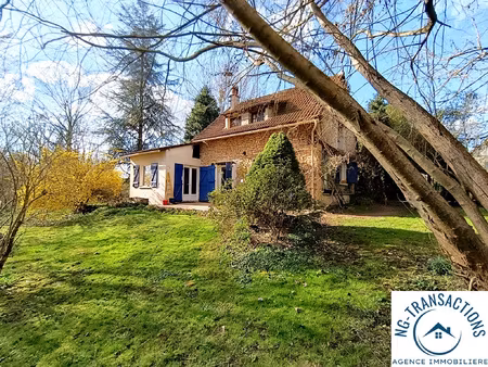 a moins de 6 kms de donzy  et 2h de paris  belle maison au c