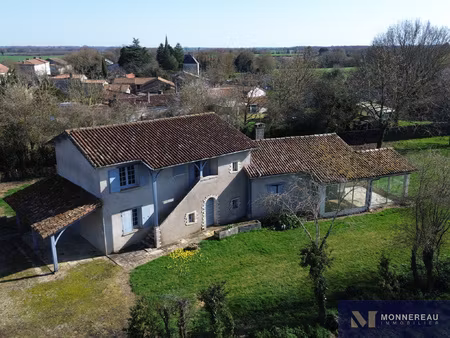 maison familiale avec terrain et dependances