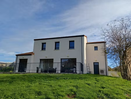 maison familiale  7 chambres de 2022