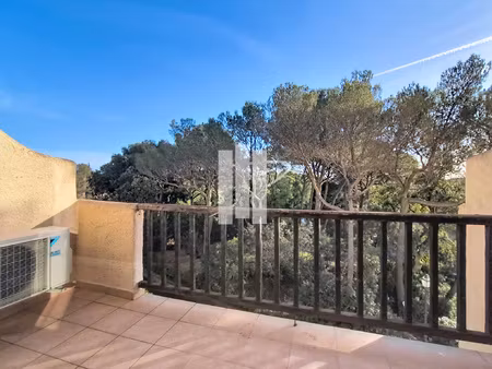 appartement 2 pièces en duplex à boulouris proche mer