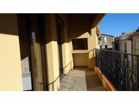 à louer  maison de village d'environ 94 m² sur 4 niveaux  5 pièces à argeles-sur-mer (6670