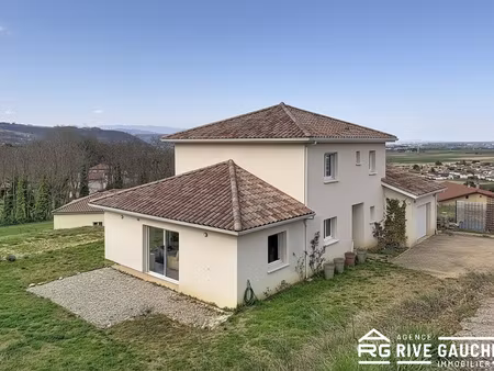 maison familiale 135 m2 vue dégagée terrain de plus de 1