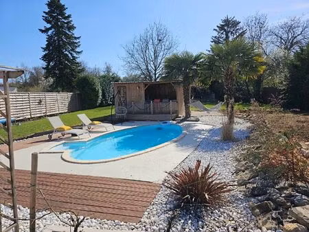 propriété 10 pièces 222 m²