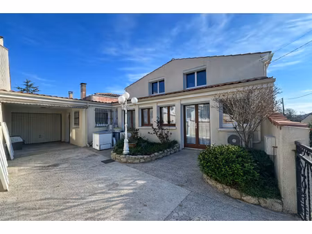 fouras ? hyper-centre  à deux pas des plages et des halles