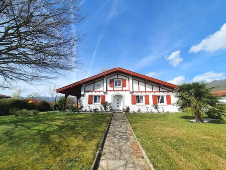 location maison 5 pièces 158 m² à saint-jean-le-vieux (64220)