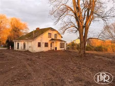 villa à rénovée avec haut potentiel !