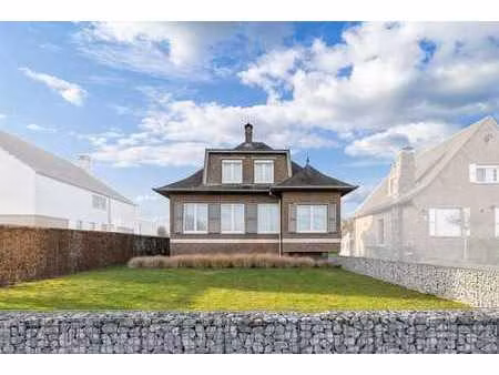 belle villa avec hangar proche des grands axes