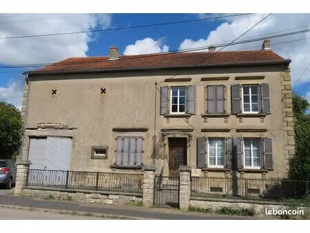 belle maison de caractère de 166 m² avec un magnifique terrain d 'environ 10 ares