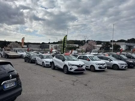 parc auto professionnel avec bureau à louer à septemes les vallons