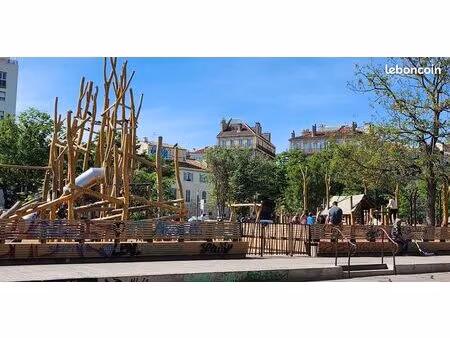 brasserie  fonds de commerce 75 m² marseille 6ème