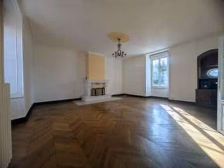 vente maison à mouilleron-en-pareds (85390) : à vendre / 228m² mouilleron-en-pareds