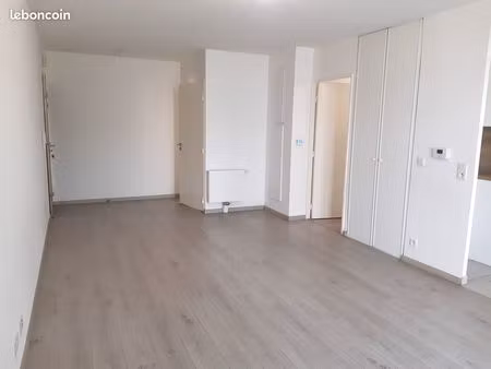 a saisir_ apt t3_65m2_ etat impeccable_ avec jardin  terrasse  parking  box  local vélo