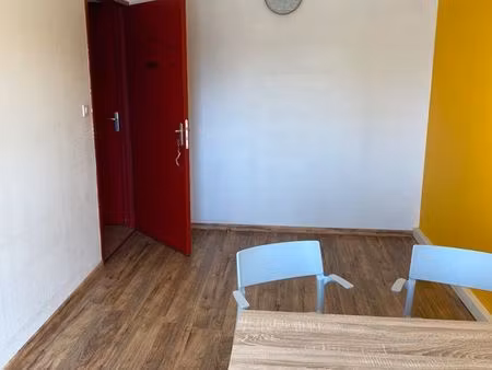 bureau dans ensemble paramédical