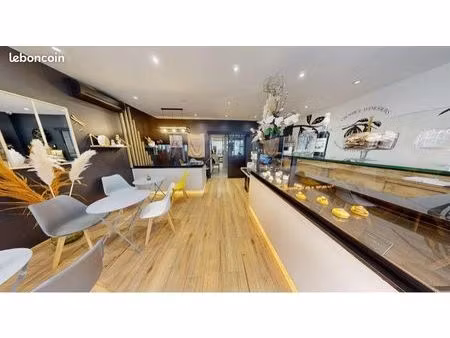 local commercial et appartement