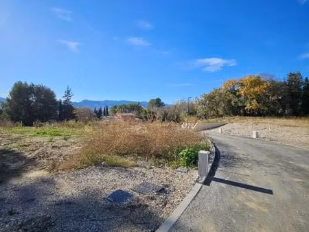 terrain 450 m² cadenet