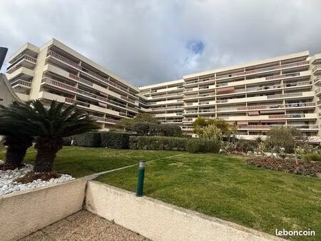 deux pièces terrasse parking et cave