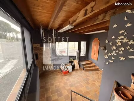 boutique 49 m² bollène