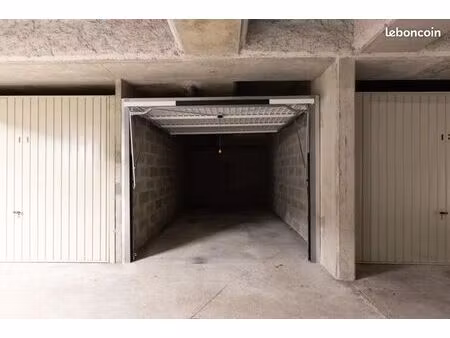 a vendre - garage fermé centre ville