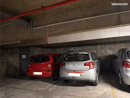 parking/box 12 m² paris