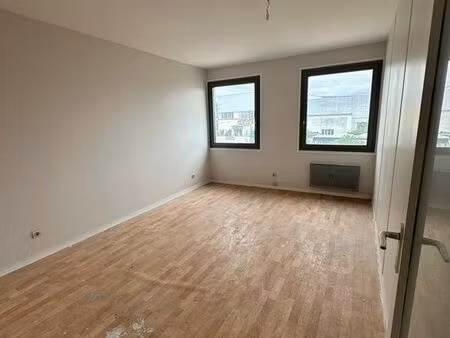 bureau 15 m² lumineux à louer – vernouillet – idéal indépendant / profession libérale