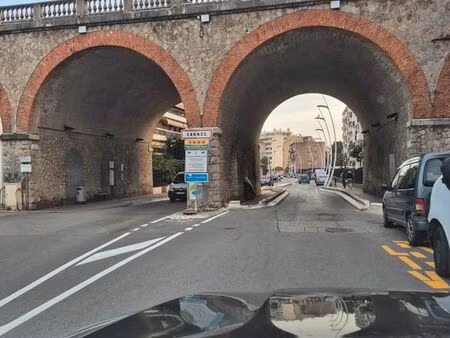 location cave saine 2m2 av camp long cannes