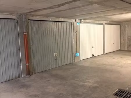 garage double fermé