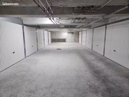 garage / box double 25.5m2 sécurisé