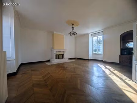maison 7 pièces 180 m²