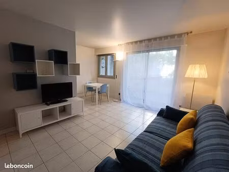 studio meublé rue duhesme paris 18 - disponible de mars à juillet 2026