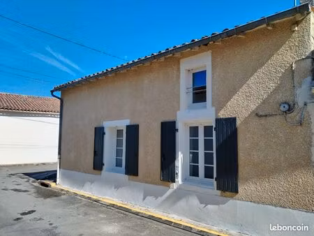 maison centre ville mauze