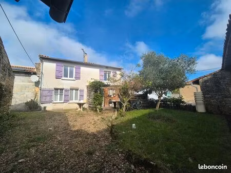 maison chef-boutonne