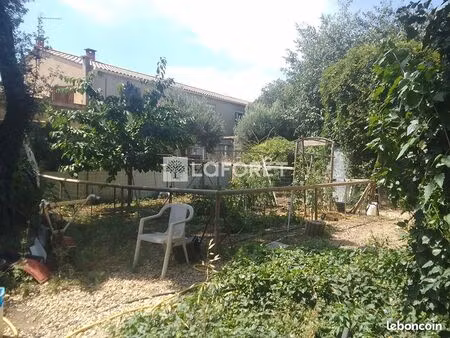 terrain 902 m² vedene