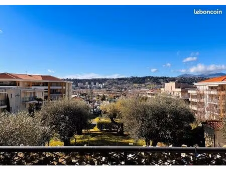 t2 avec belle terrasse de 29 m²  garage et proximité tramway