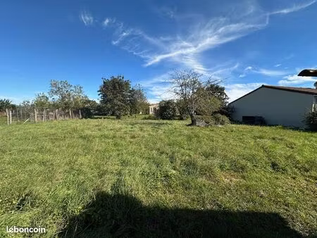 terrain 1150 m² giroussens