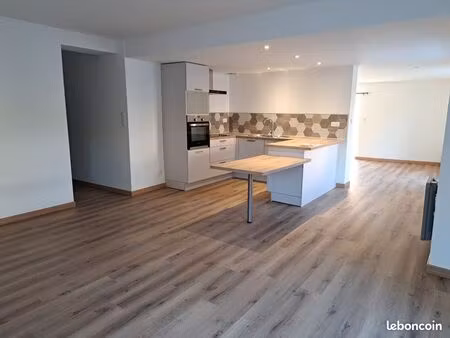 maison proche lac secondigny