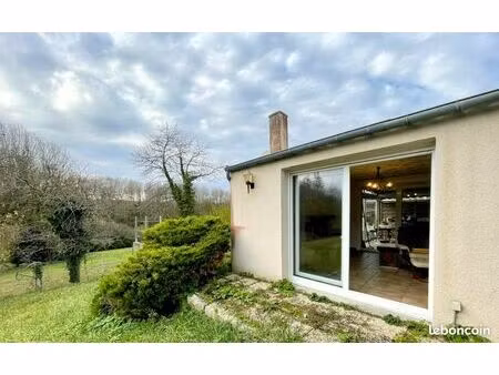 maison charmante et surprenante avec jardinet garage à voulx