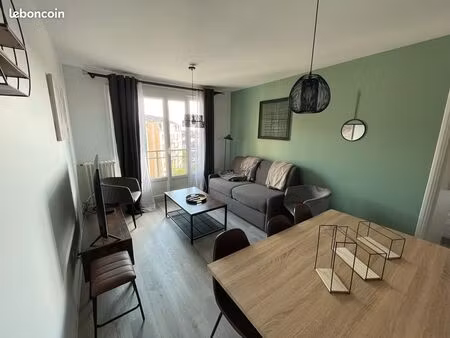 chambre meublée avec salle de bain privative