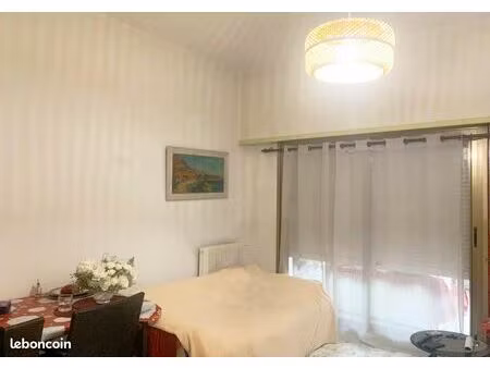 urgent f1 avec terrasse 48m²