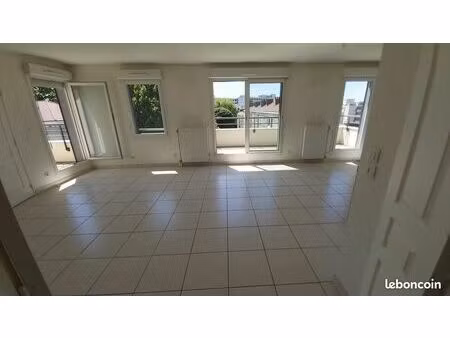 t4   rouen  3 chambres   4 ème   dernier étage   tbe