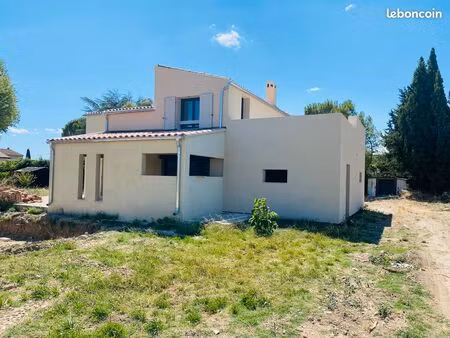 ensemble immobilier de rapports dans le vaucluse